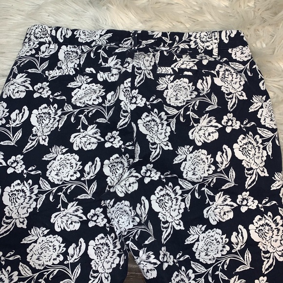 GAP Blue Khaki Floral Plus Size Ankle Pants Women’s Plus Size 16 - Picture 2 of 4